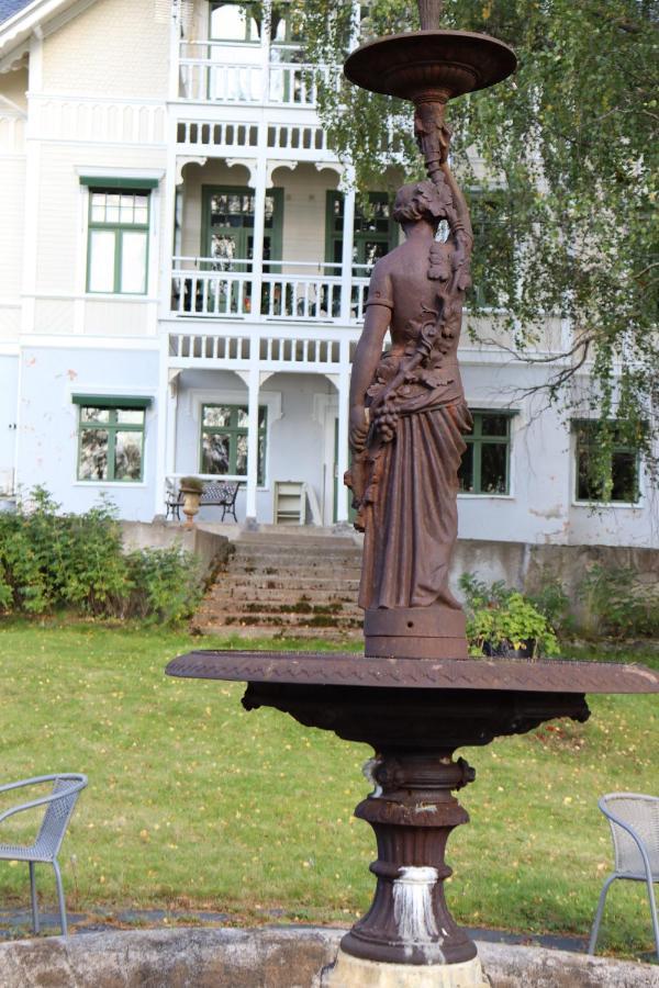 Skogsbrynet B&B, Bredsjoe Nya Herrgard Hällefors Exterior foto